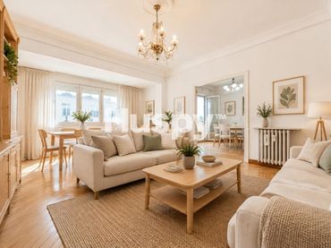 Flat with lift for sale in Avenida de la Ciudad de Barcelona