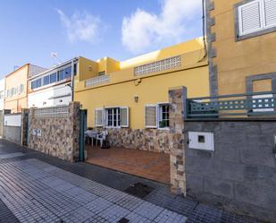 Vista exterior de Casa adosada en venda en Las Palmas de Gran Canaria amb Terrassa i Traster