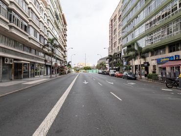 Locale commerciale in affitto a Avenida Rafael Cabrera 10