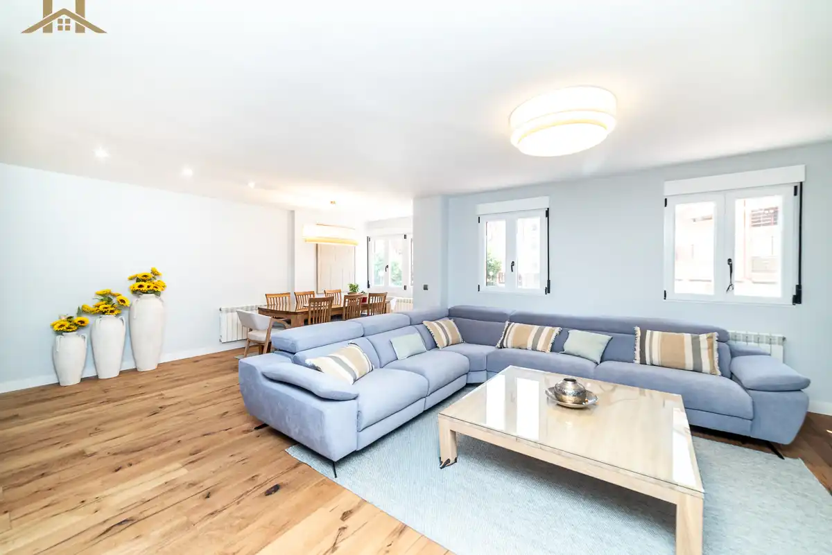 Sala de estar de Dúplex en venta en Leganés con Aire acondicionado, Calefacción y Jardín privado