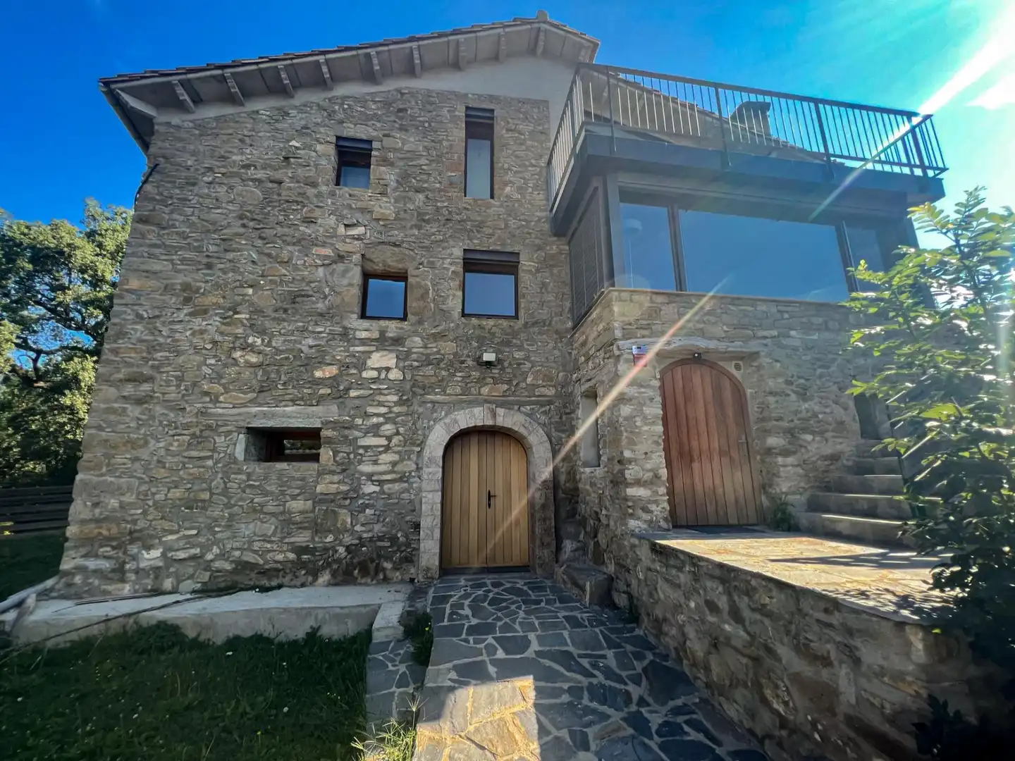 Casa rústica con terraza en venta en Les Llosses