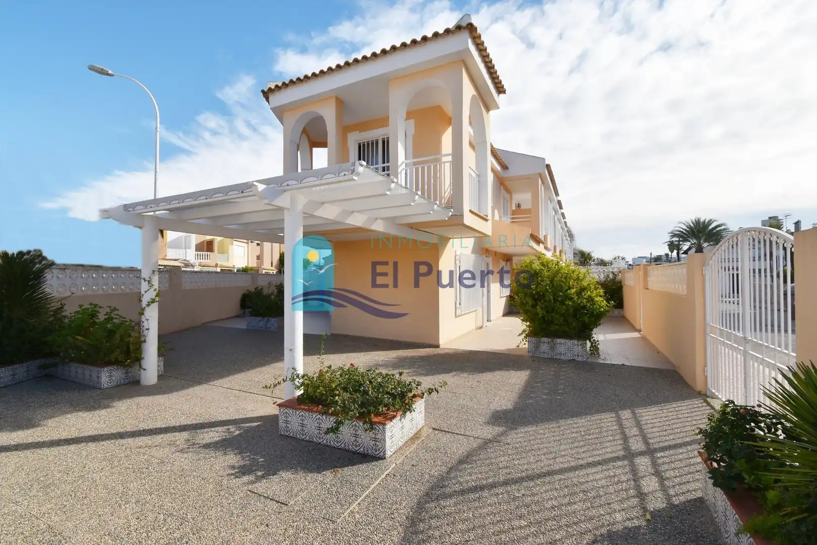 Vista exterior de Dúplex en venta en Mazarrón con Jardín privado, Terraza y Amueblado