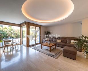 Living room of Single-family semi-detached for sale in Burgos Capital  with Terrace and Swimming Pool