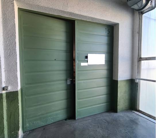 Nave industrial en Venta en Calle Gamonal en Ensanche de Vallecas - La Gavia