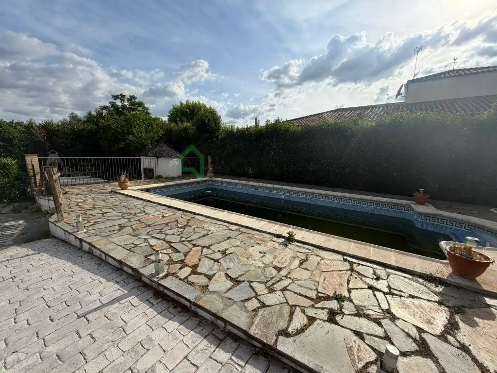 Piscina de Casa o xalet en venda en Badajoz amb Aire condicionat, Jardí privat i Piscina