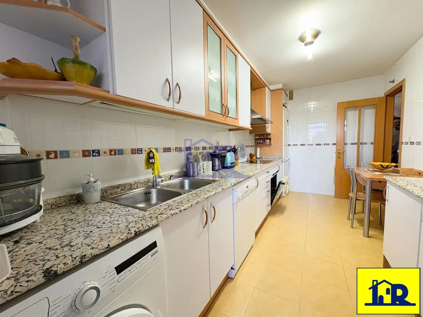 Cocina de Piso en venta en Cuenca con Calefacción, Trastero y Piscina