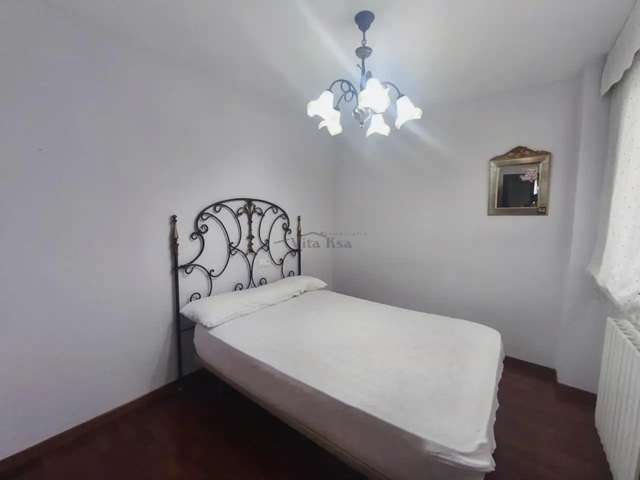 Schlafzimmer von Wohnung zur Miete in Ourense Capital  mit Heizung, Parkett und Möbliert