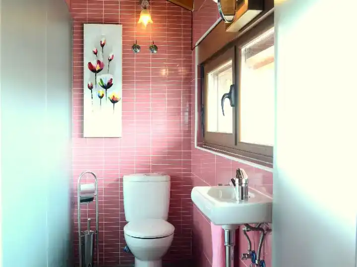 Baño de Piso de alquiler en Marlín con Jardín privado y Amueblado