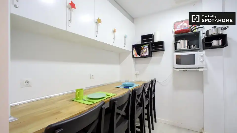Kitchen of Flat for rent in Burjassot  with Air Conditioner, Heating and Furnished