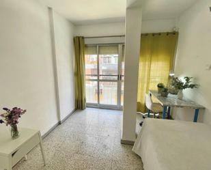 Dormitori de Apartament per a compartir en  Sevilla Capital amb Aire condicionat