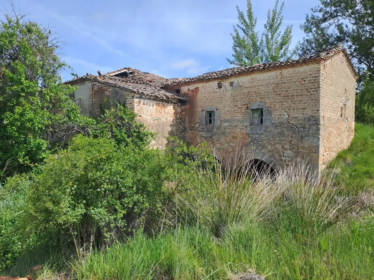 Vista exterior de Casa o xalet en venda en Revillarruz amb Jardí privat i Terrassa