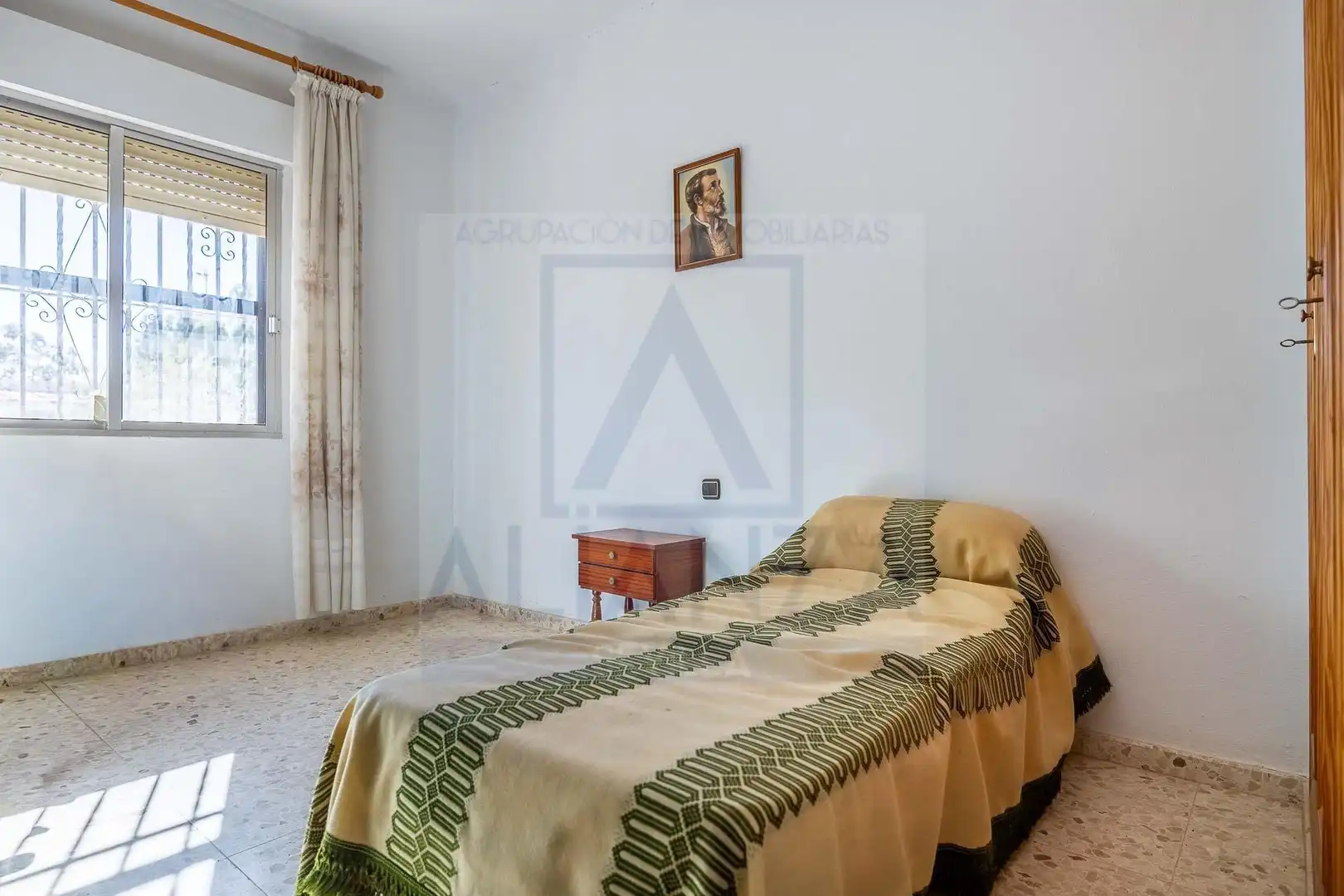 Houses for sale in Sanlúcar la Mayor, Sevilla