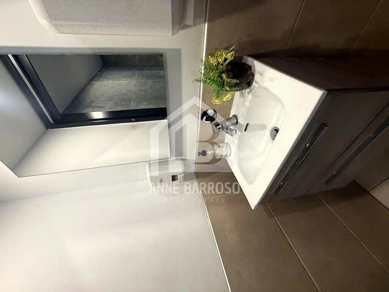 Bathroom of Commercial properties for rent in Los Abrigos