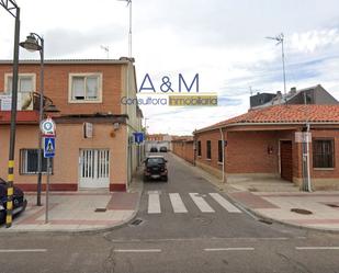 Vista exterior de Residencial en venda en Santovenia de Pisuerga