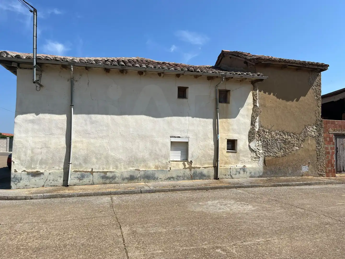 Exterior view of Country homes for sale in Cubillas de los Oteros