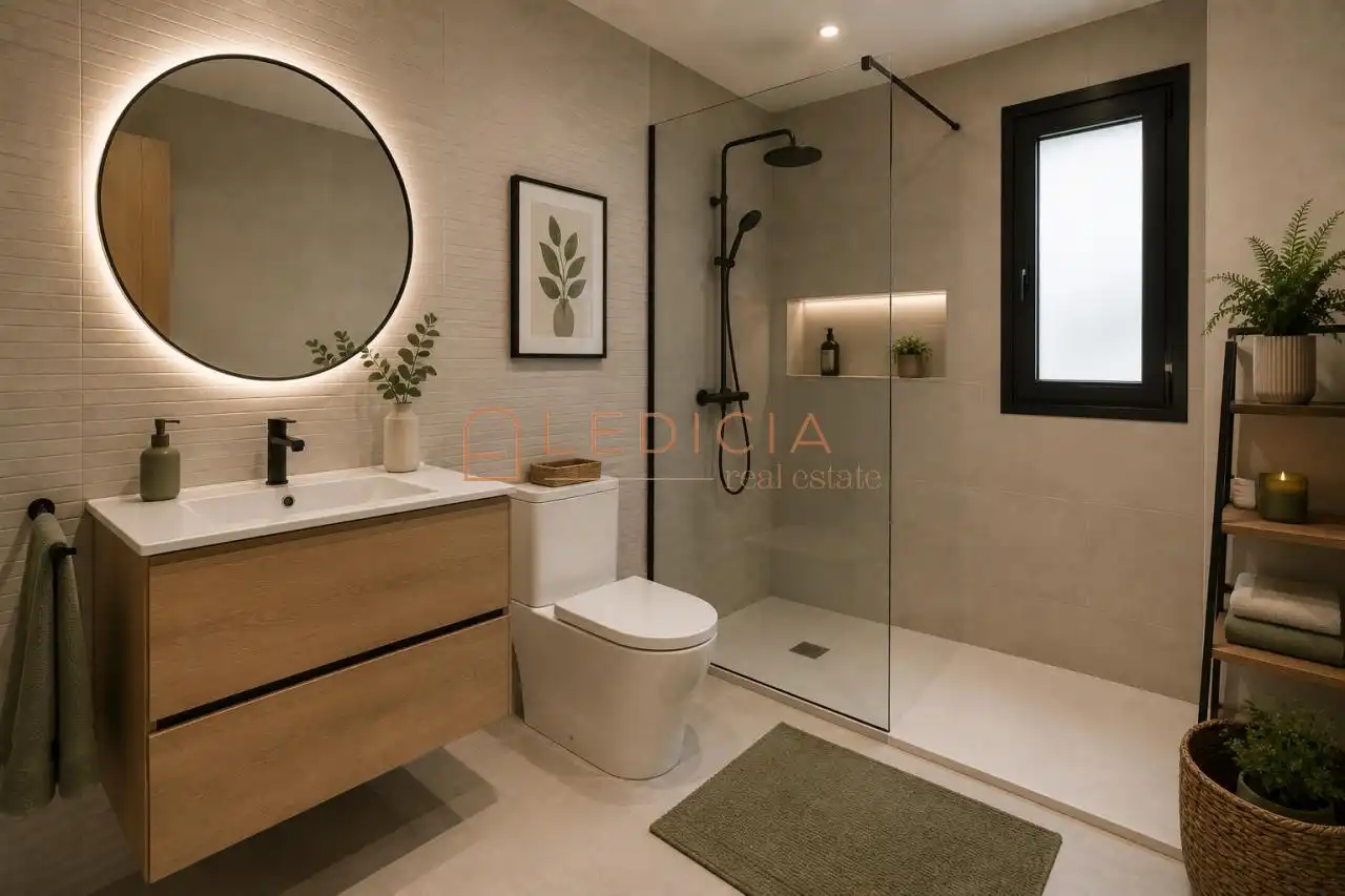 Bathroom of Flat for sale in Vigo   with Heating, Terrace and Furnished