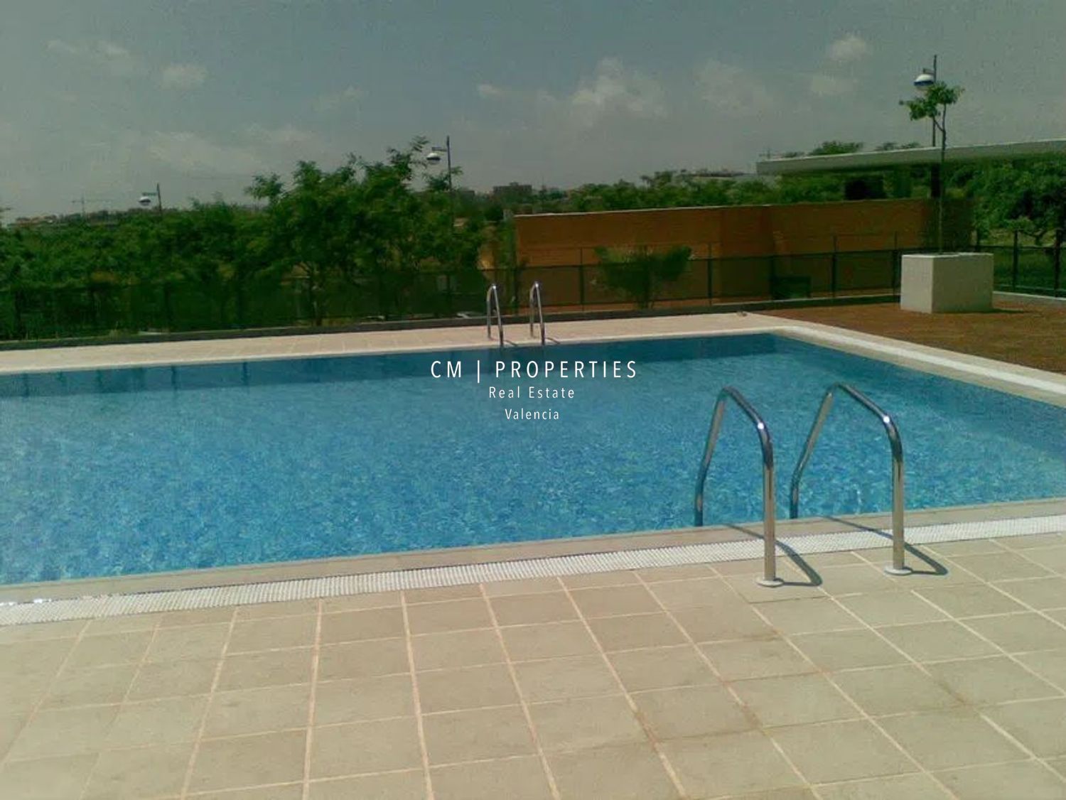Swimming pool of Flat for sale in Paterna  with Air Conditioner, Heating and Terrace