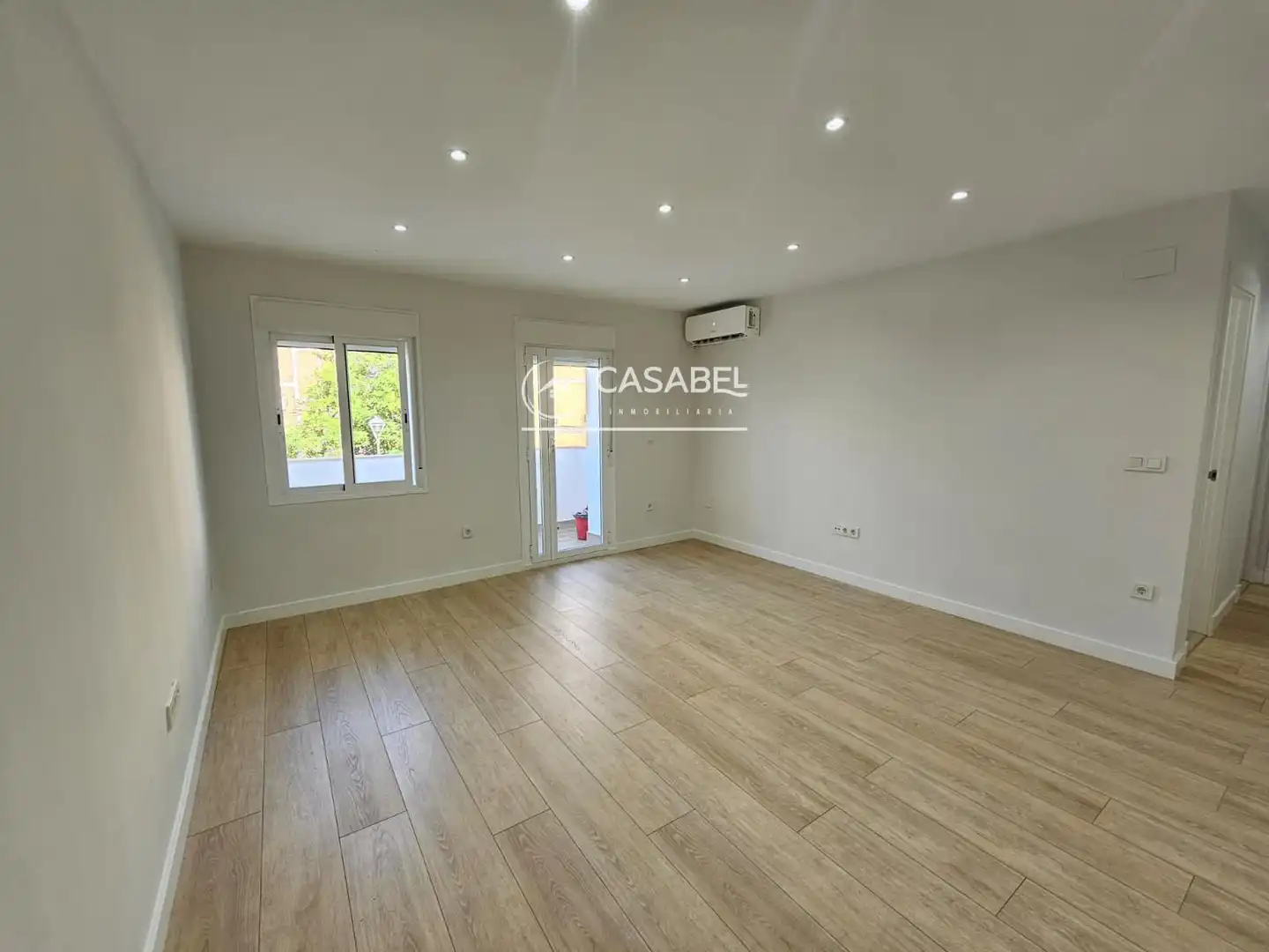 Piso con ascensor en venta en Levante