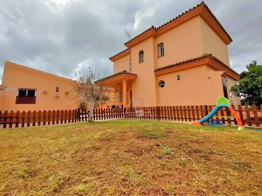 Casa o xalet en venda a Urbanización C.R.las Palomas, Las Lagunas - Campano