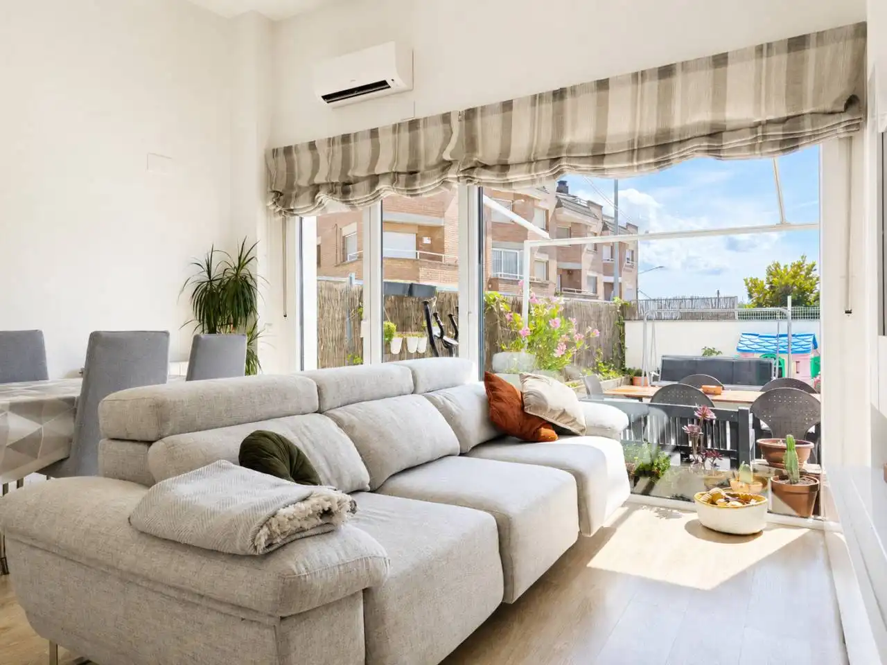 Sala de estar de Piso en venta en Sant Fruitós de Bages con Aire acondicionado, Calefacción y Terraza