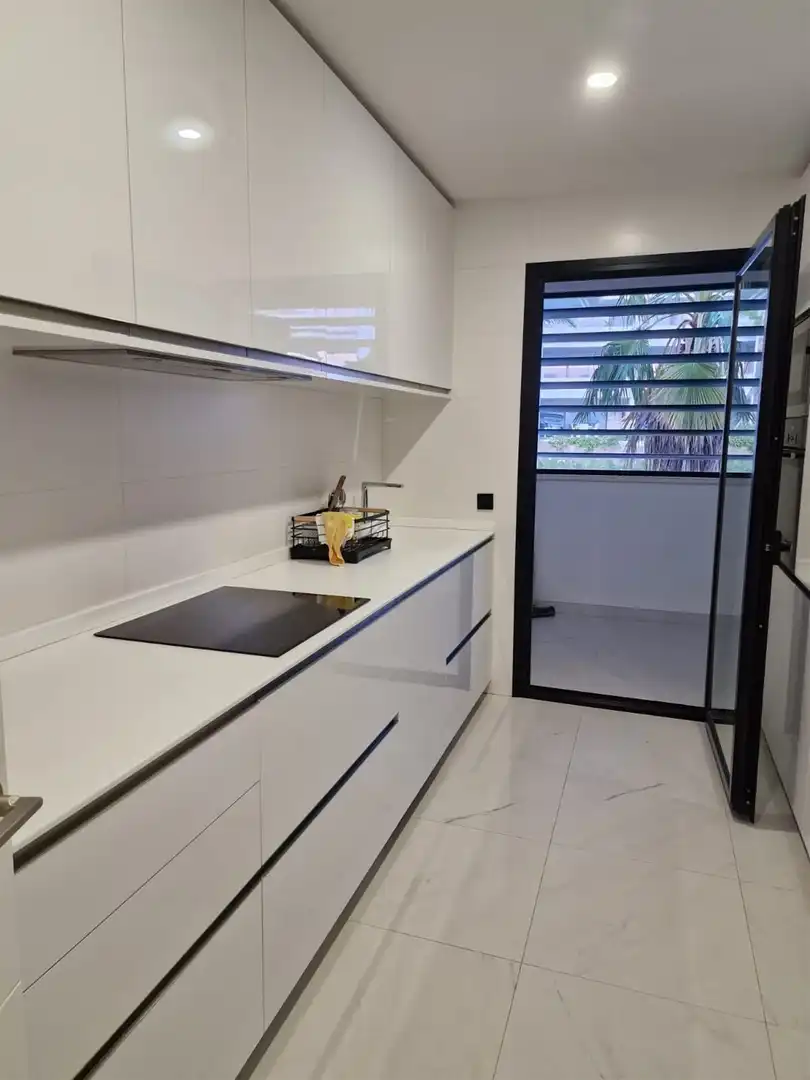 Cuina de Apartament en venda en Estepona amb Aire condicionat i Terrassa