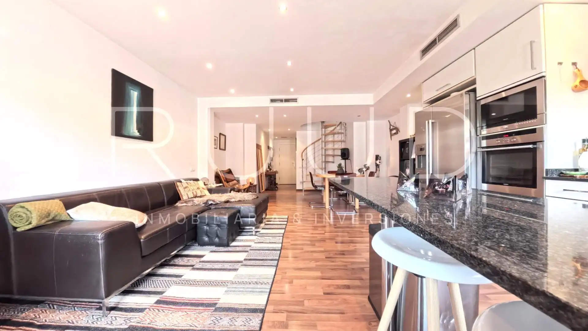 Living room of Duplexes for sale in Castelldefels  with Air Conditioner, Heating and Parquet flooring