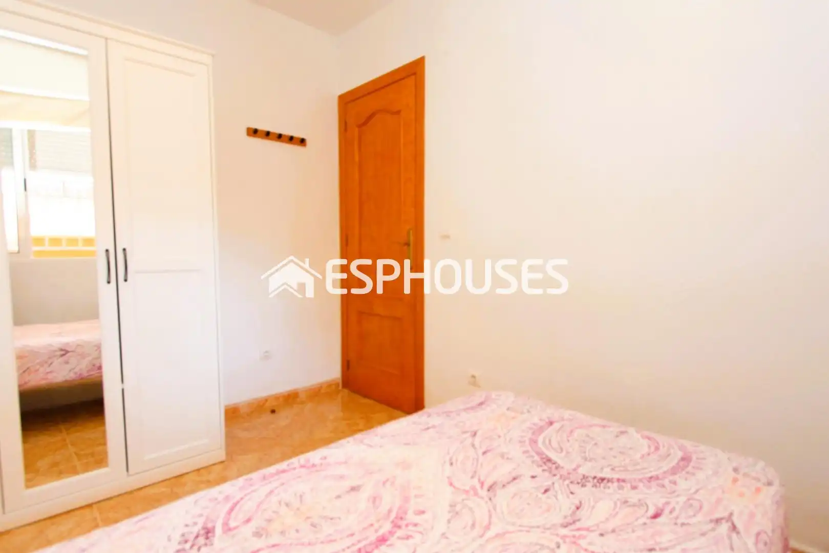 Habitación de Apartamento en venta en Guardamar del Segura con Terraza, Amueblado y Balcón