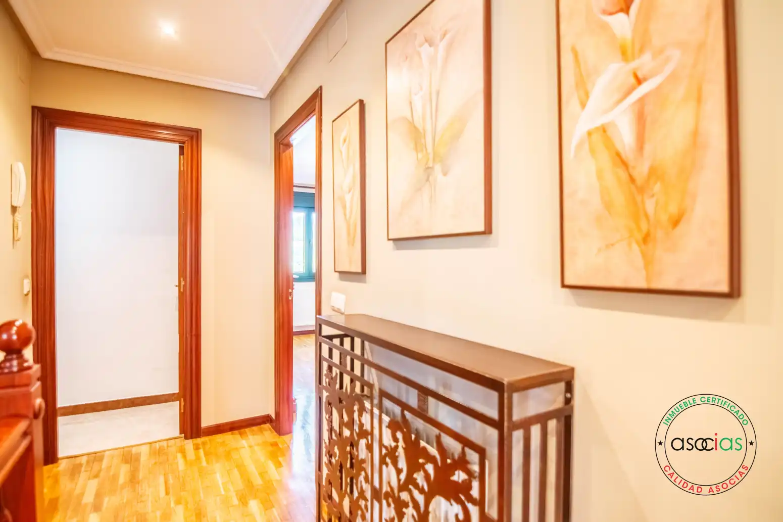 Casa adosada en venta en Grado con Calefacción, Jardín privado y Parquet