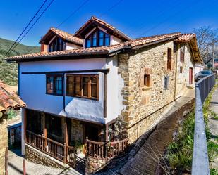 Vista exterior de Casa adosada en venda en Cillorigo de Liébana