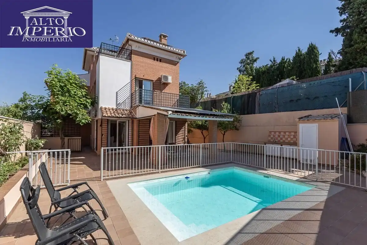 House with terrace for sale in Calle LIMA, imagen 2