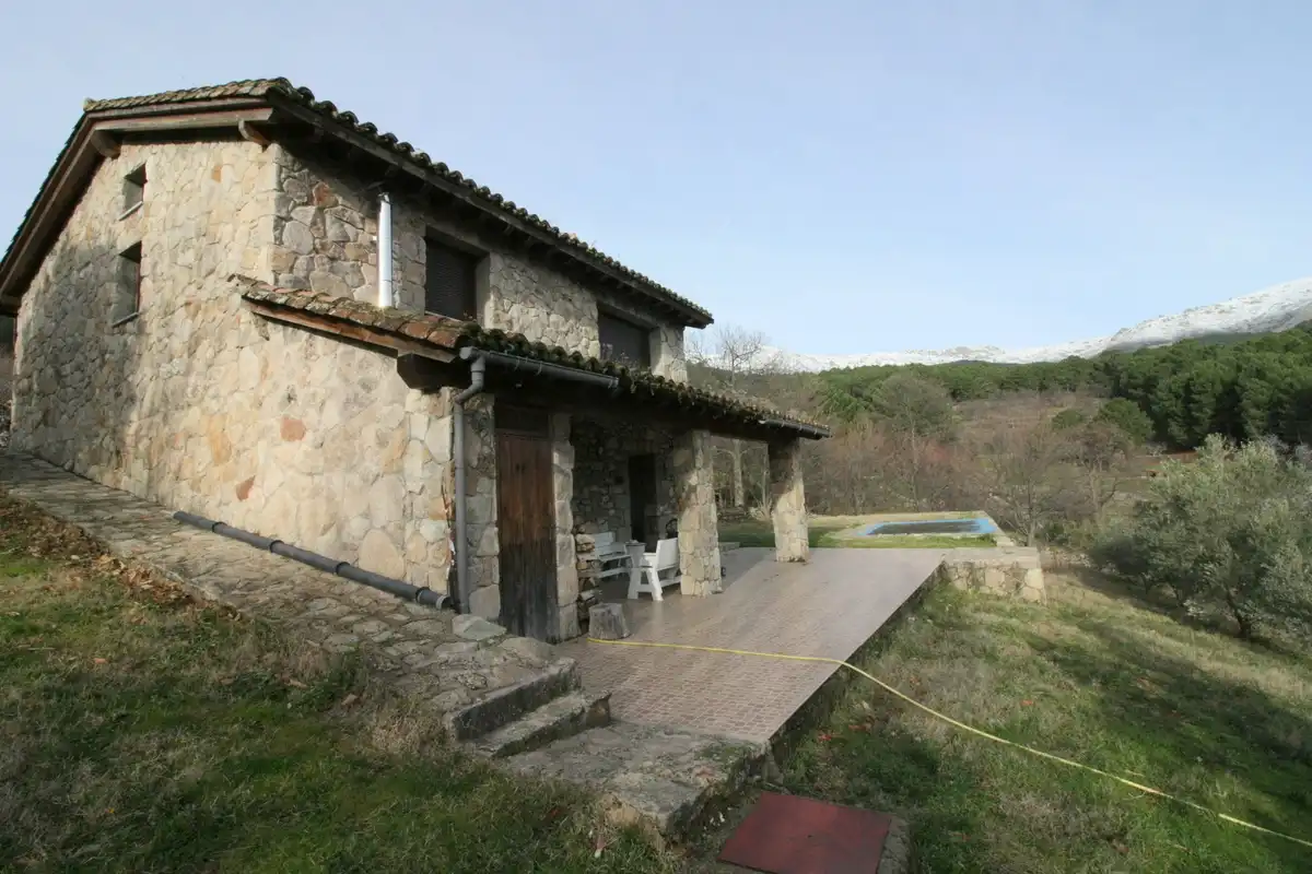 Exterior view of Country homes for sale in Guisando  with Heating, Private garden and Terrace