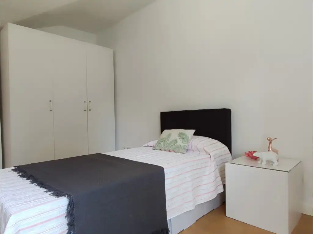 Habitación de Planta baja en venta en Casco Antiguo