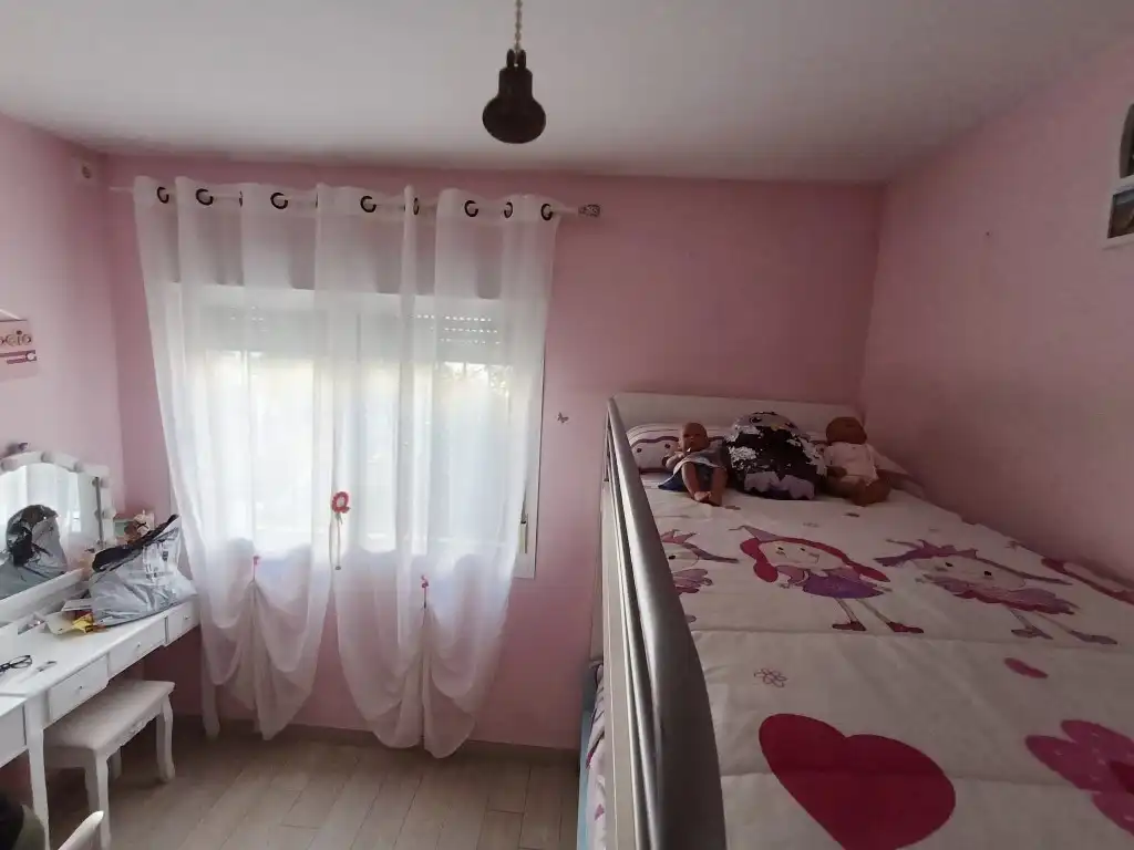 Bedroom of Flat for sale in Dos Hermanas