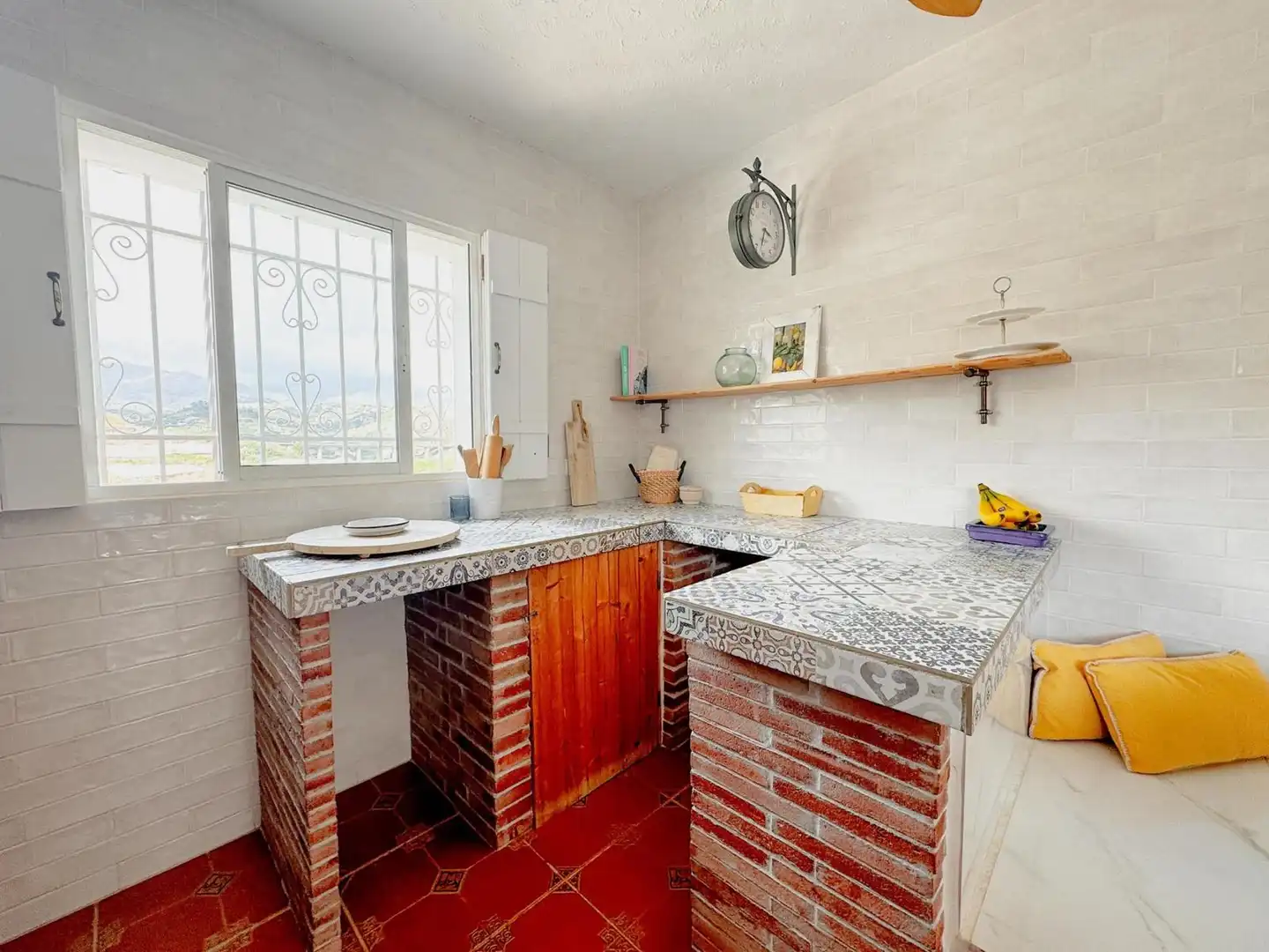 Cocina de Casa o chalet en venta en Nerja con Aire acondicionado, Jardín privado y Terraza