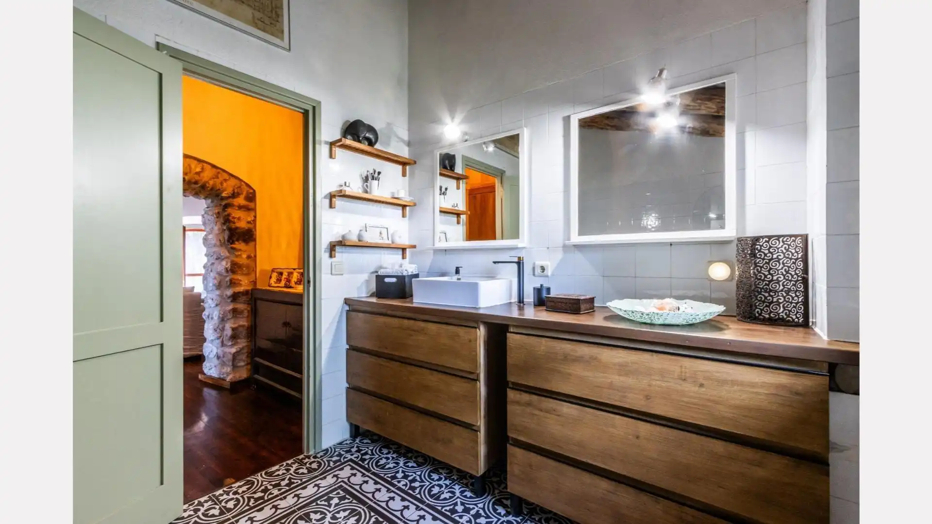 Baño de Finca rústica en venta en Esponellà con Aire acondicionado, Calefacción y Jardín privado