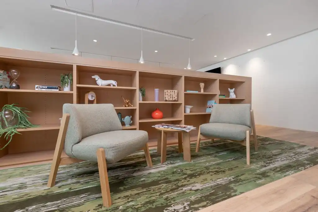 Wohnzimmer von Büro zur Miete in Sotogrande mit Klimaanlage, Heizung und Möbliert