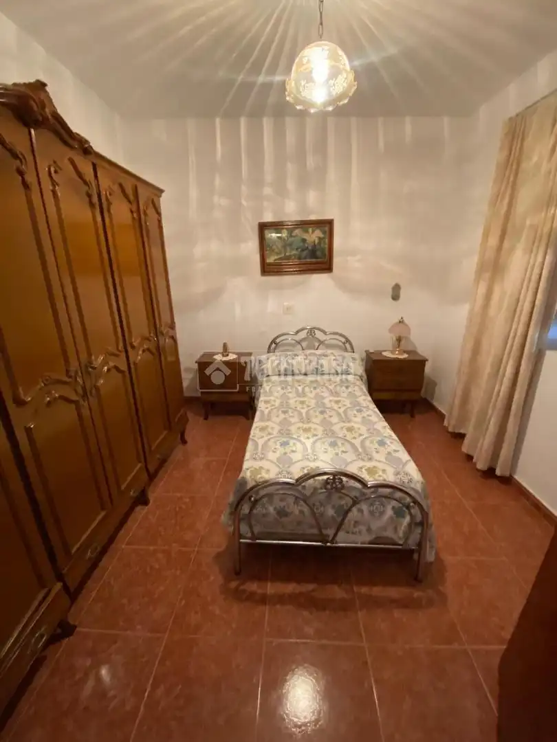 Dormitori de Casa adosada en venda en Esparragalejo amb Calefacció