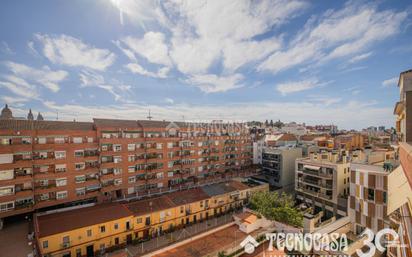 Exterior view of Flat for sale in  Barcelona Capital  with Air Conditioner and Balcony