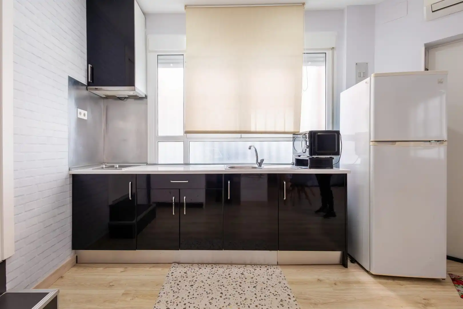 Cocina de Estudio de alquiler en Madrid con Aire acondicionado, Calefacción y Amueblado