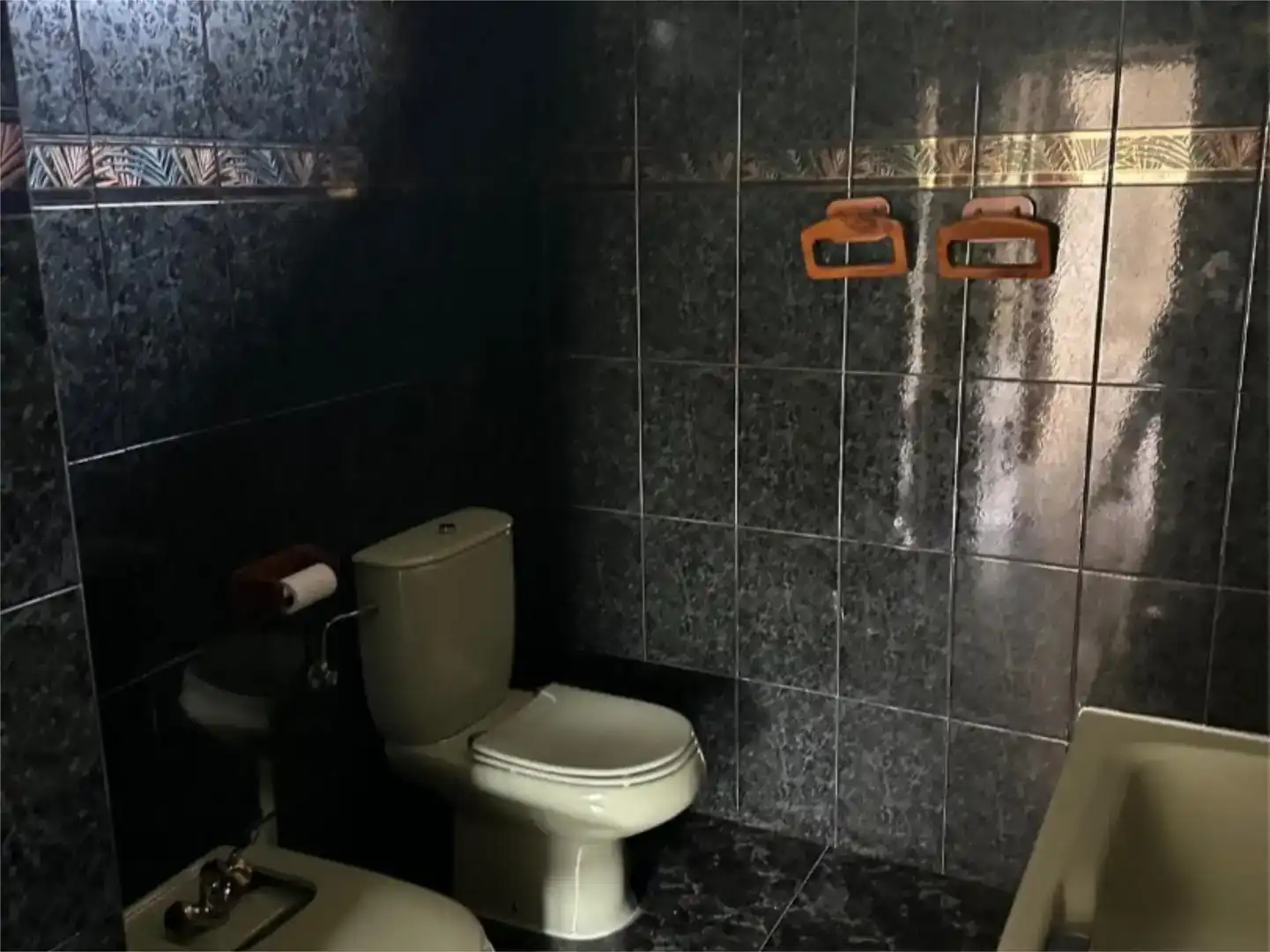 Bathroom of Flat for sale in Sariegos, León