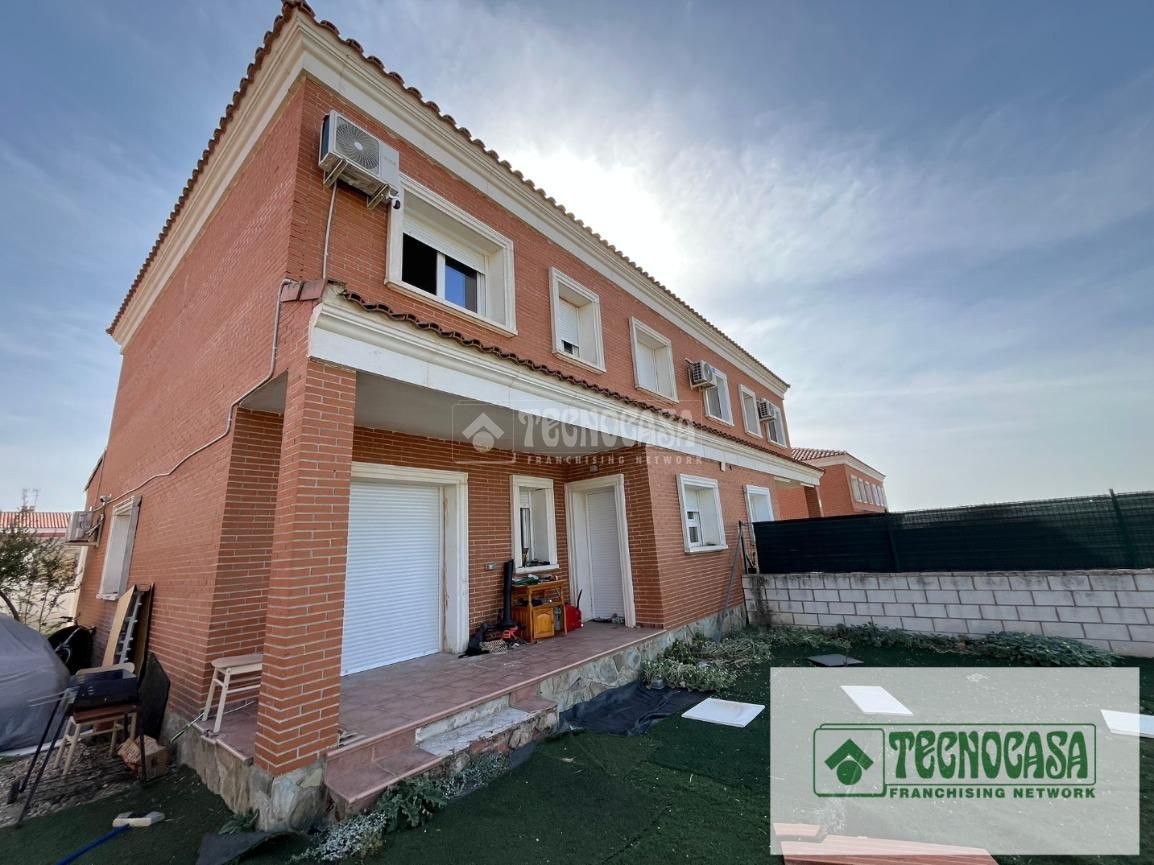 Casa adosada en venta