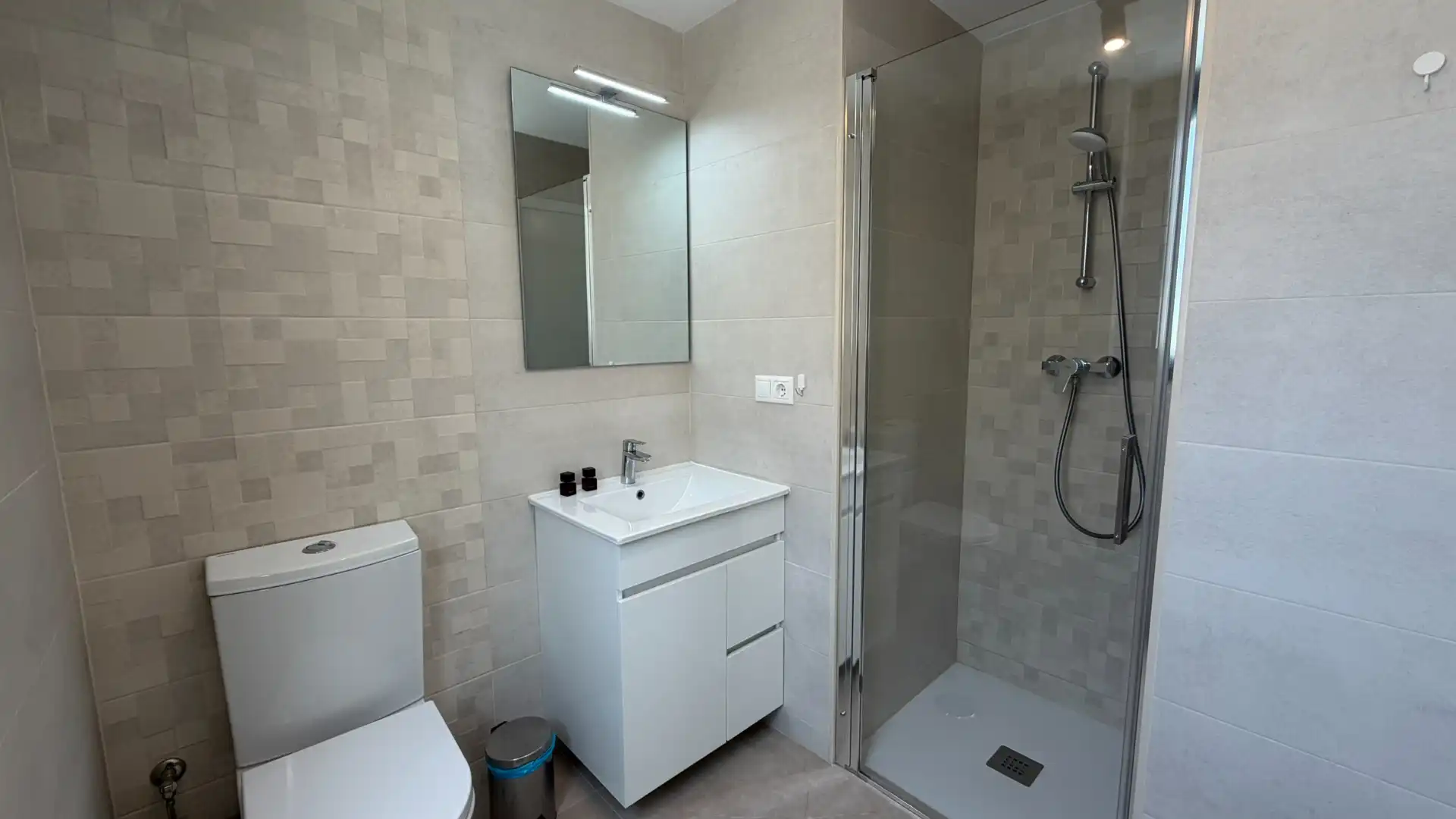 Apartamento con piscina en venta en Calle Alemania 3, imagen 17