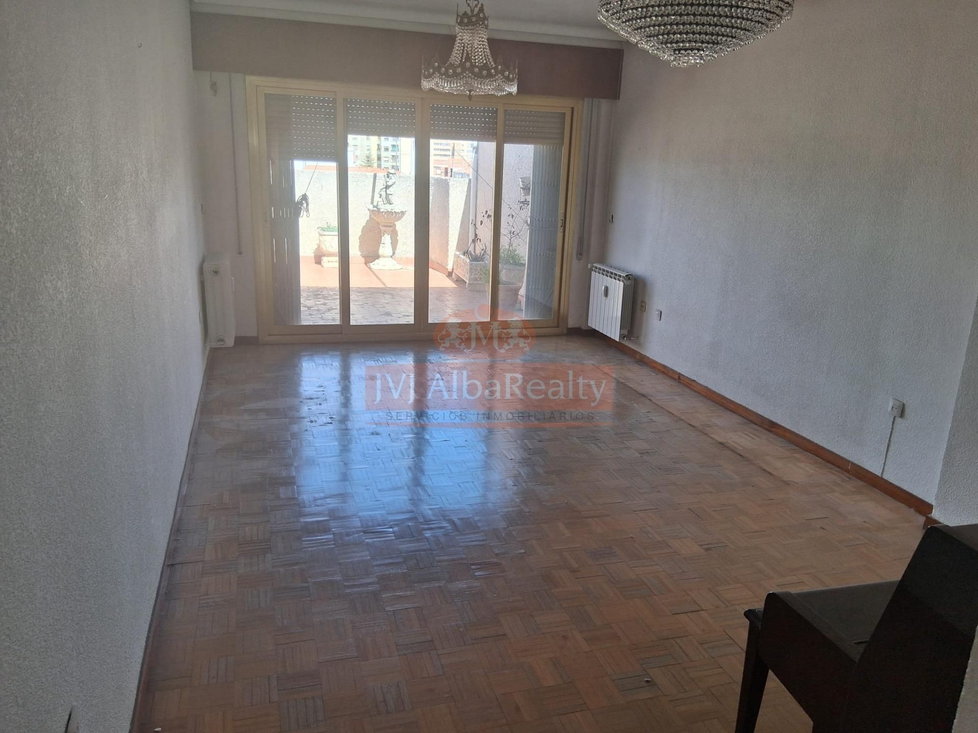Sala d'estar de Àtic en venda en  Albacete Capital amb Aire condicionat, Calefacció i Terrassa