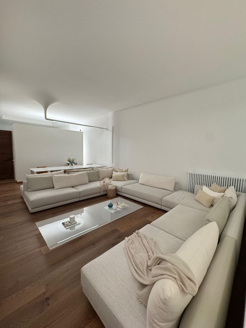 Living room of Flat for sale in  Madrid Capital  with Air Conditioner, Heating and Parquet flooring