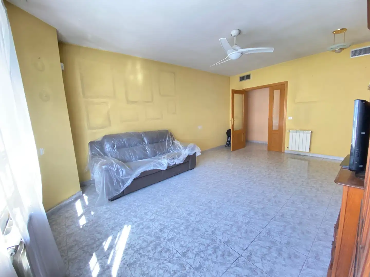 Bedroom of Flat for sale in Fuenlabrada  with Air Conditioner, Heating and Balcony