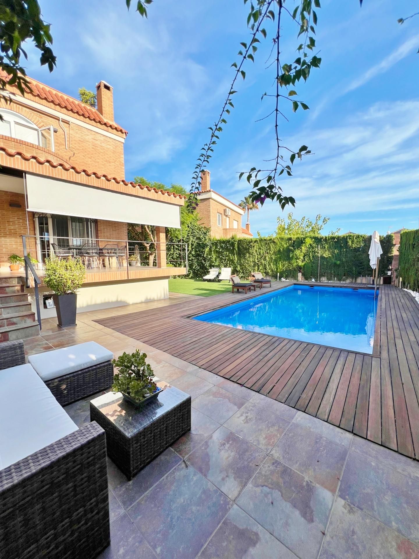 Piscina de Casa o chalet en venta en Elche / Elx con Aire acondicionado, Calefacción y Jardín privado
