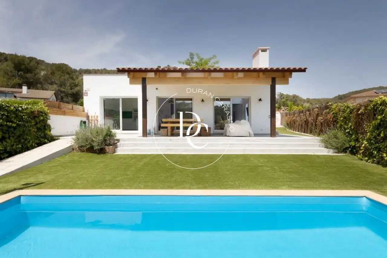 Exterior view of Houses for sale in Sant Pere de Ribes  with Air Conditioner, Heating and Private garden