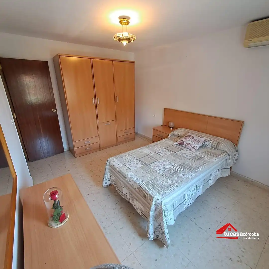 Bedroom of Flat for sale in Córdoba  with Air Conditioner and Heating