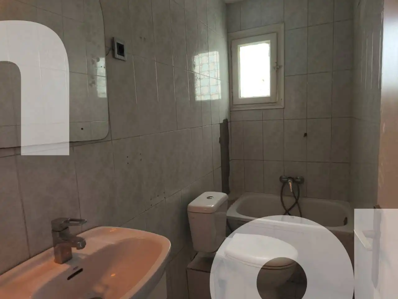 Baño de Piso en venta en Ripollet con Calefacción y Balcón