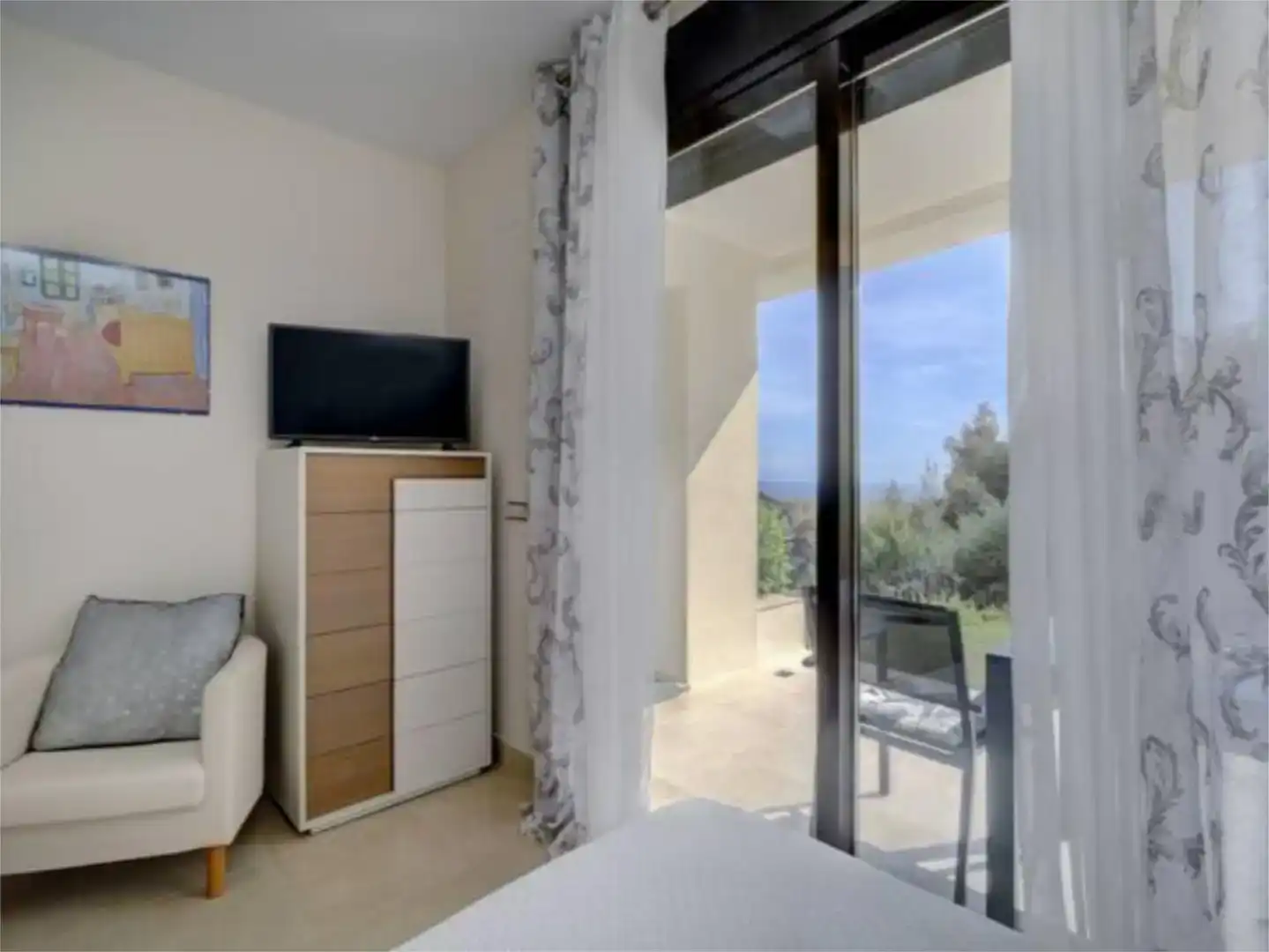 Schlafzimmer von Wohnung zur Miete in Marbella mit Klimaanlage, Schwimmbad und Balkon